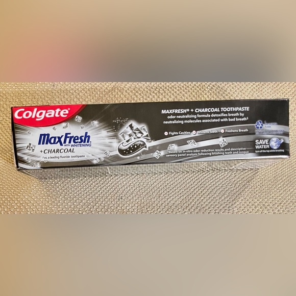 Colgate Max Fresh Toothpaste 6oz - Picture 2 of 3